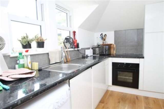  Image of 2 bedroom Flat to rent in Thanescroft Gardens Croydon CR0 at Croydon, CR0 5JR