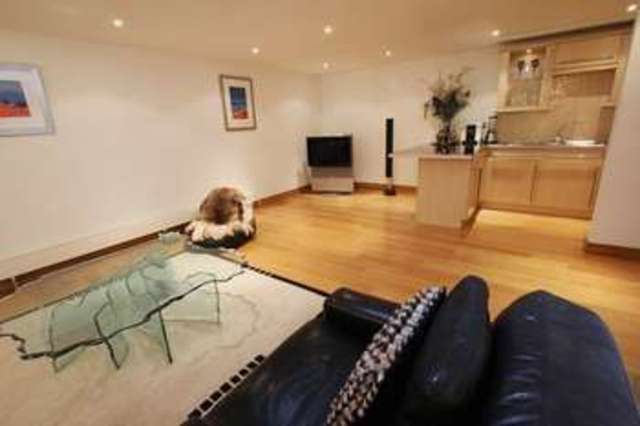  Image of 1 bedroom Flat for sale in The Colonnades Albert Dock Liverpool L3 at Albert Dock  Liverpool, L3 4AG