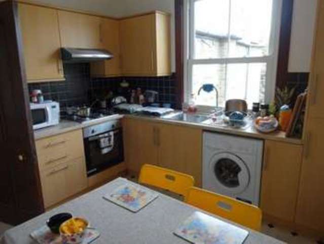  Image of 3 bedroom Flat to rent in The Drive Cranbrook Ilford IG1 at The Drive  Ilford, IG1 3HY