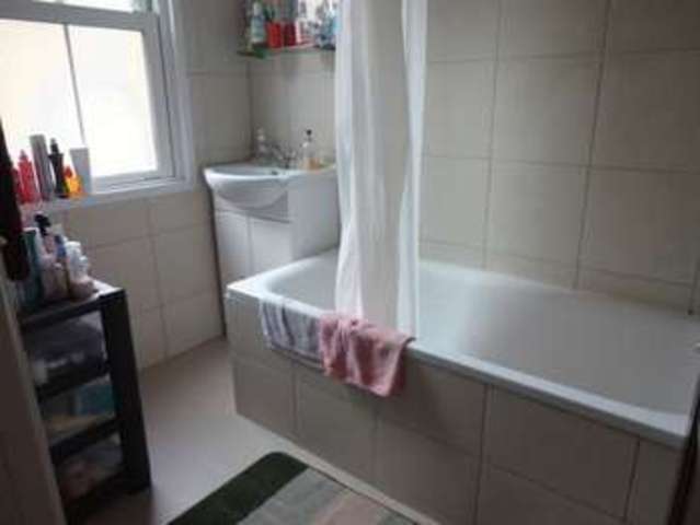  Image of 3 bedroom Flat to rent in The Drive Cranbrook Ilford IG1 at The Drive  Ilford, IG1 3HY