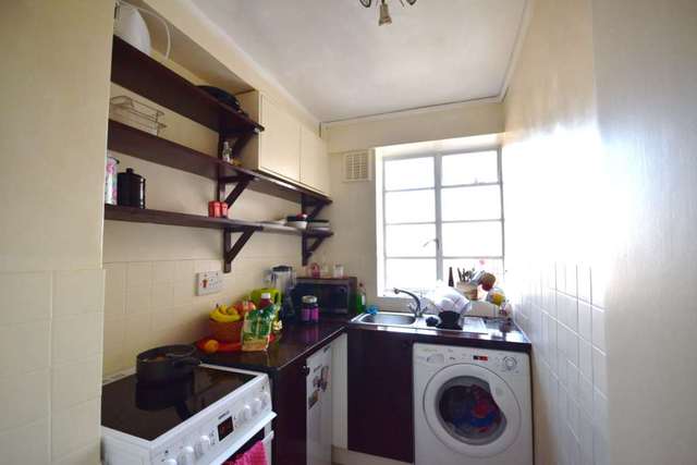 Image of 1 bedroom Flat to rent in Shepherds Bush Road London W6 at Shepherds Bush Road Hammersmith London, W6 7LZ