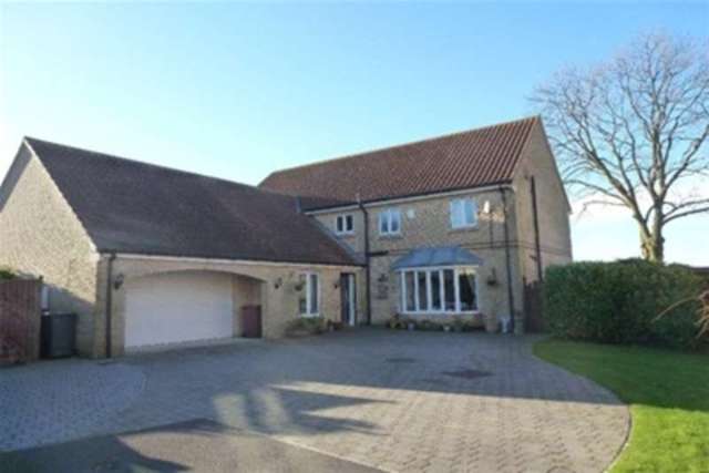  Image of 4 bedroom Detached house to rent in Castle View Palterton Chesterfield S44 at Chesterfield, S44 6UQ
