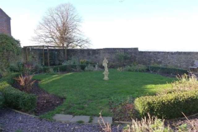  Image of 4 bedroom Detached house to rent in Castle View Palterton Chesterfield S44 at Chesterfield, S44 6UQ