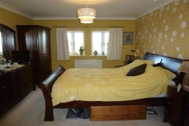  Image of 4 bedroom Detached house to rent in Castle View Palterton Chesterfield S44 at Chesterfield, S44 6UQ