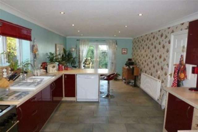  Image of 4 bedroom Detached house to rent in Castle View Palterton Chesterfield S44 at Chesterfield, S44 6UQ
