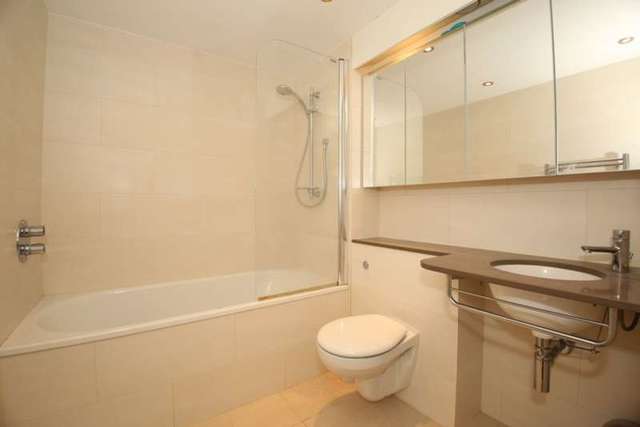  Image of 2 bedroom Apartment to rent in Western Gateway London E16 at Western Gateway  London, E16 1BQ