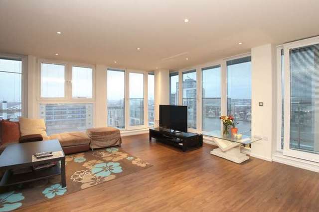  Image of 2 bedroom Penthouse to rent in Western Gateway London E16 at Western Gateway  London, E16 1BQ