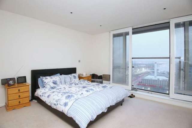  Image of 2 bedroom Penthouse to rent in Western Gateway London E16 at Western Gateway  London, E16 1BQ