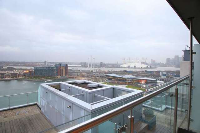  Image of 2 bedroom Penthouse to rent in Western Gateway London E16 at Western Gateway  London, E16 1BQ