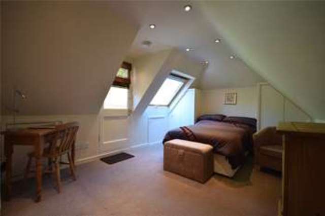 Image of 1 bedroom Studio flat to rent in The Shires Wokingham RG41 at Wokingham Berkshire Barkham, RG41 4SZ
