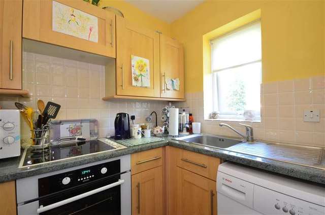 Image of 1 bedroom Ground Flat for sale in The Walk Hullbridge Hockley SS5 at Hullbridge Hockley Hockley, SS5 6LW