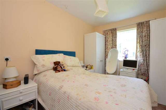  Image of 1 bedroom Ground Flat for sale in The Walk Hullbridge Hockley SS5 at Hullbridge Hockley Hockley, SS5 6LW