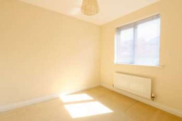  Image of 3 bedroom Terraced house for sale in The Willows Hull HU7 at The Willows  Hull, HU7 4WH