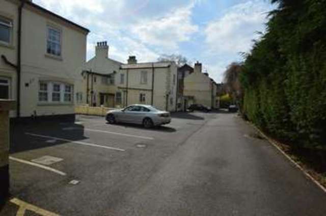  Image of 1 bedroom Flat to rent in Third Avenue Nottingham NG7 at Third Avenue  Nottingham, NG7 6JH
