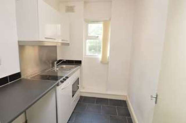 Image of 1 bedroom Flat to rent in Third Avenue Nottingham NG7 at Third Avenue  Nottingham, NG7 6JH