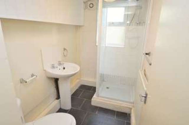  Image of 1 bedroom Flat to rent in Third Avenue Nottingham NG7 at Third Avenue  Nottingham, NG7 6JH