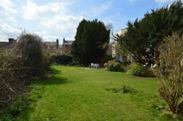  Image of 1 bedroom Flat to rent in Third Avenue Nottingham NG7 at Third Avenue  Nottingham, NG7 6JH