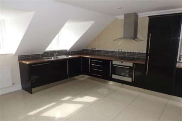  Image of 2 bedroom Flat to rent in Thornaby Road Thornaby Stockton-on-Tees TS17 at Stockton-on-Tees, TS17 6BT