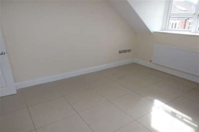  Image of 2 bedroom Flat to rent in Thornaby Road Thornaby Stockton-on-Tees TS17 at Stockton-on-Tees, TS17 6BT