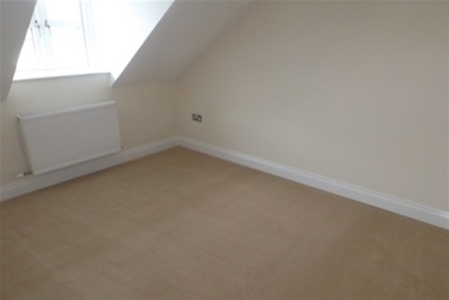  Image of 2 bedroom Flat to rent in Thornaby Road Thornaby Stockton-on-Tees TS17 at Stockton-on-Tees, TS17 6BT