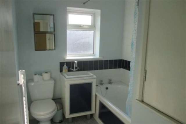  Image of 3 bedroom Detached house to rent in Highfield Road Tipton DY4 at Tipton, DY4 0RB