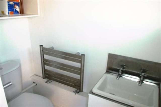  Image of 3 bedroom Detached house to rent in Highfield Road Tipton DY4 at Tipton, DY4 0RB