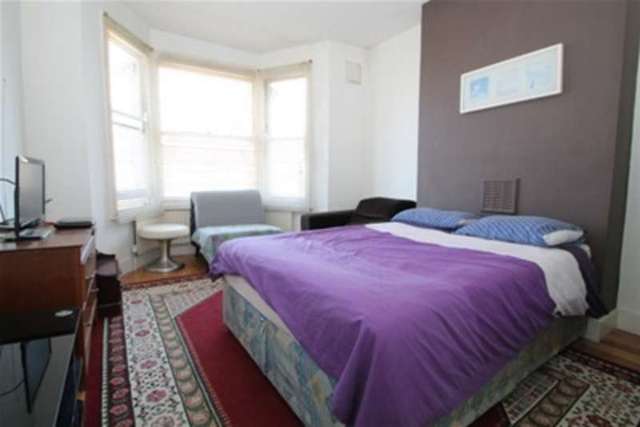  Image of 1 bedroom Detached house to rent in Torridon Road London SE6 at London, SE6 1AQ
