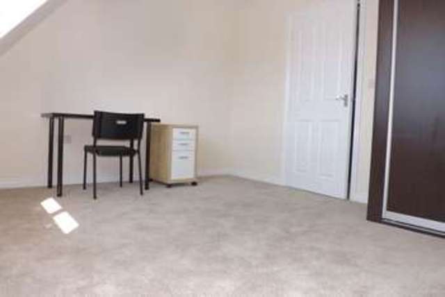  Image of 4 bedroom Terraced house to rent in Tortoiseshell Walk Little Paxton St. Neots PE19 at Tortoiseshell Walk Little Paxton St. Neots, PE19 6TS
