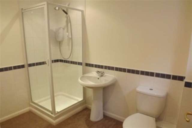  Image of 2 bedroom Flat to rent in Greenock Road Wemyss Bay PA18 at Wemyss Bay, PA18 6DT