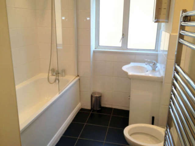  Image of House Share to rent in Trinity Church Square London SE1 at Borough SE1 London, SE1 4HU
