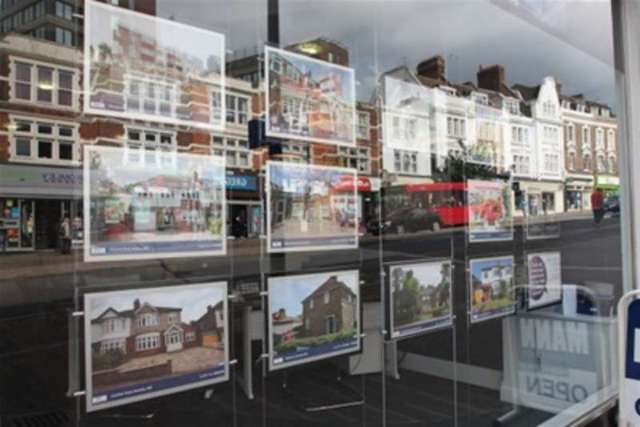  Image of 1 bedroom Flat to rent in Crown Lane Bromley BR2 at Bromley, BR2 9PQ
