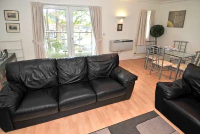  Image of 1 bedroom Apartment to rent in Turners Hill Road Pound Hill Crawley RH10 at The Pines, Turners Hill Rd Worth Crawley, RH10 7US