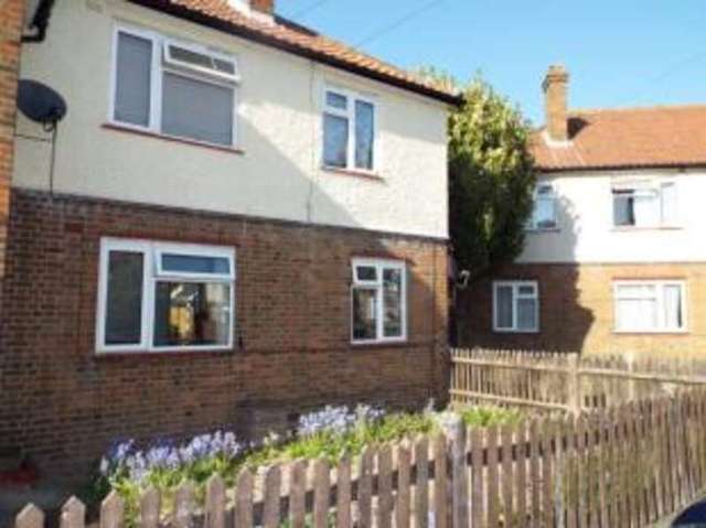  Image of 2 bedroom Flat for sale in Clarendon Crescent Twickenham TW2 at Twickenham  Teddington, TW2 5LN