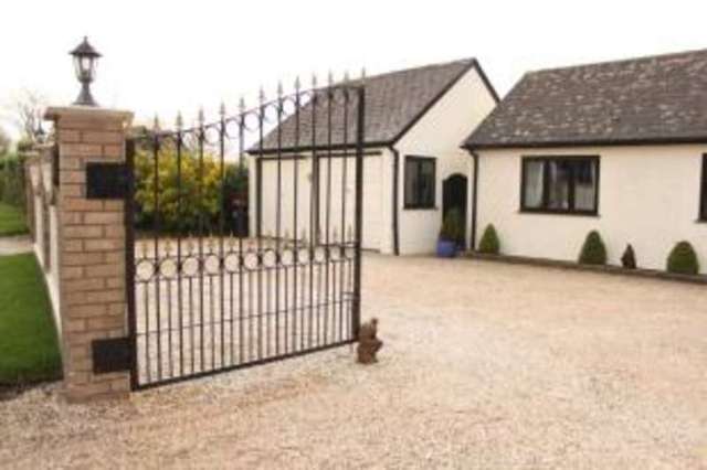  Image of 3 bedroom Bungalow for sale in Tylers Road Roydon Harlow CM19 at Roydon Harlow Roydon Hamlet, CM19 5LJ