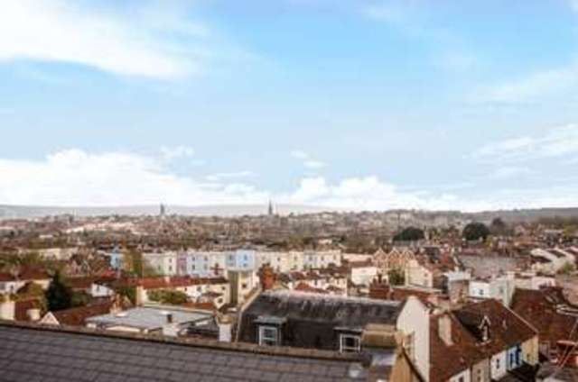  Image of 3 bedroom Flat for sale in Upper Belgrave Road Bristol BS8 at Upper Belgrave Road Clifton Bristol, BS8 2XP