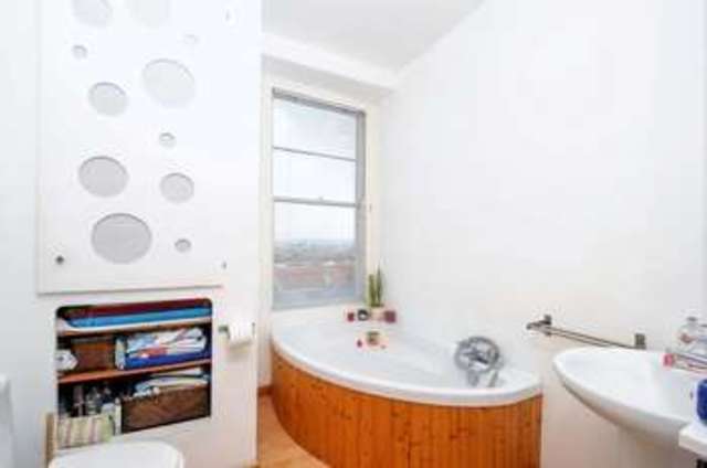  Image of 3 bedroom Flat for sale in Upper Belgrave Road Bristol BS8 at Upper Belgrave Road Clifton Bristol, BS8 2XP