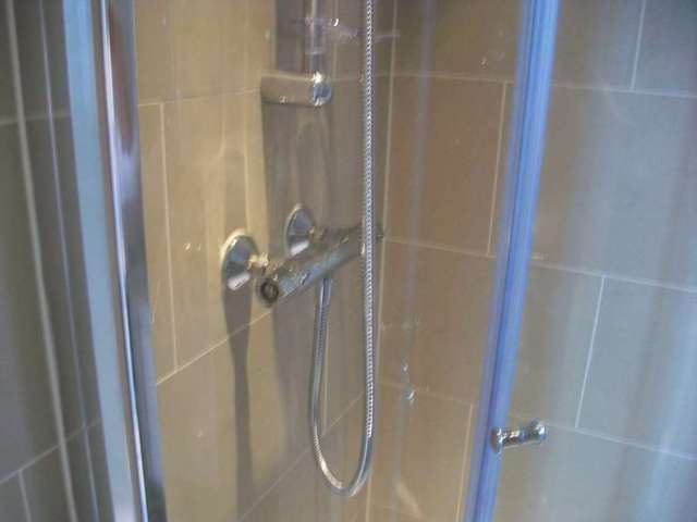  Image of Studio flat to rent in Uxbridge Road London W12 at Uxbridge Road Shepherds Bush London, W12 0NP