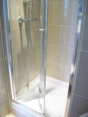  Image of Studio flat to rent in Uxbridge Road London W12 at Uxbridge Road Shepherds Bush London, W12 0NP