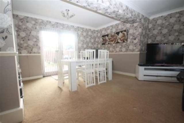 Image of 5 bedroom Semi-Detached house to rent in Valiant Close Romford RM7 at Romford, RM7 8JH