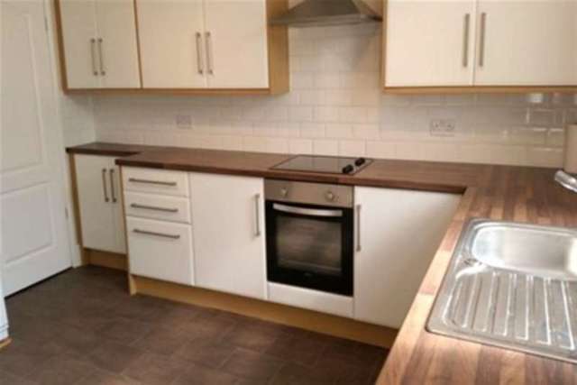 Image of 3 bedroom Terraced house to rent in Vicar Lane Woodhouse Sheffield S13 at Sheffield, S13 7JH