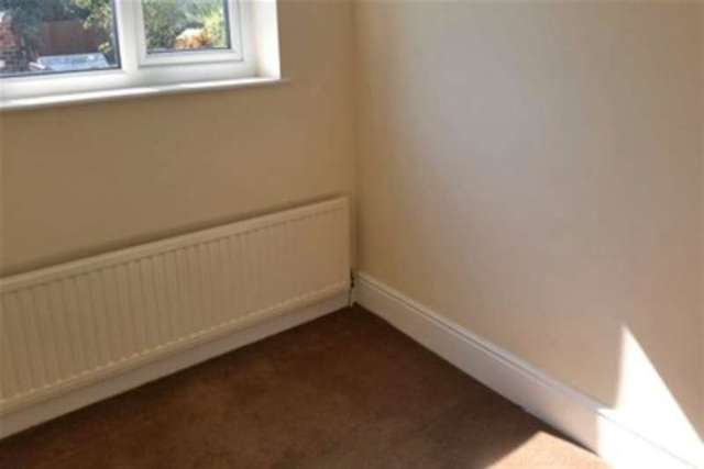  Image of 3 bedroom Terraced house to rent in Vicar Lane Woodhouse Sheffield S13 at Sheffield, S13 7JH