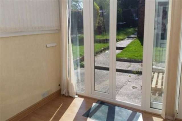  Image of 3 bedroom Terraced house to rent in Vicar Lane Woodhouse Sheffield S13 at Sheffield, S13 7JH