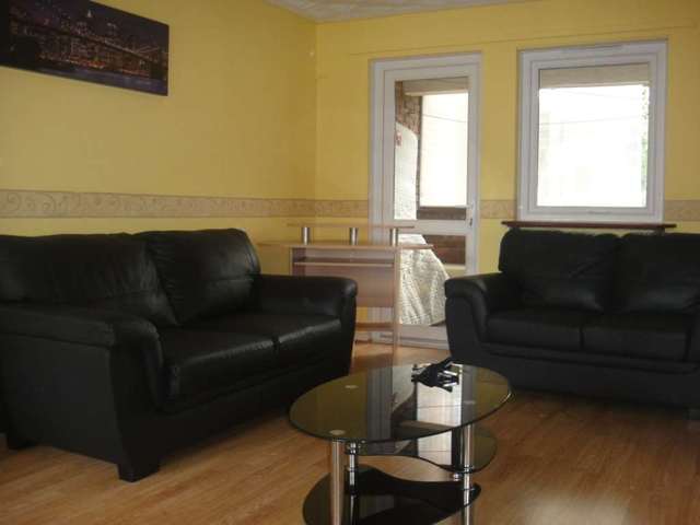  Image of 1 bedroom Apartment to rent in Vicarage Lane London E6 at Vicarage Lane, East Ham London, E6 6AD