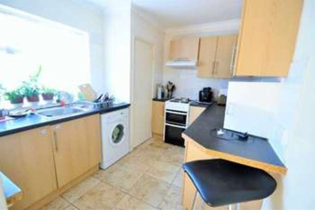  Image of 1 bedroom Flat for sale in Victoria Road Chislehurst BR7 at Chislehurst Kent Chislehurst, BR7 6DF