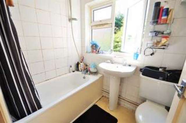  Image of 1 bedroom Flat for sale in Victoria Road Chislehurst BR7 at Chislehurst Kent Chislehurst, BR7 6DF