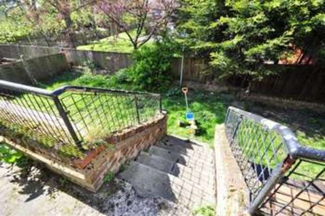  Image of 1 bedroom Flat for sale in Victoria Road Chislehurst BR7 at Chislehurst Kent Chislehurst, BR7 6DF