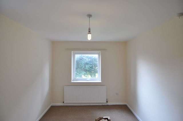 Image of 1 bedroom Property to rent in Wake Green Park Moseley Birmingham B13 at Wake Green Park  Birmingham, B13 9YB
