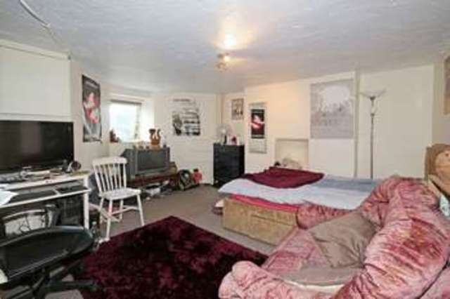  Image of 4 bedroom Maisonette for sale in Walnut Road Torquay TQ2 at Walnut Road Chelston Torquay, TQ2 6HU