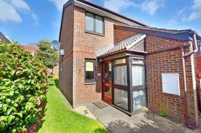  Image of 1 bedroom Retirement Property for sale in Warblers Close Strood Rochester ME2 at Barton Road  Strood, ME2 3ED