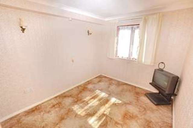  Image of 1 bedroom Retirement Property for sale in Warblers Close Strood Rochester ME2 at Barton Road  Strood, ME2 3ED